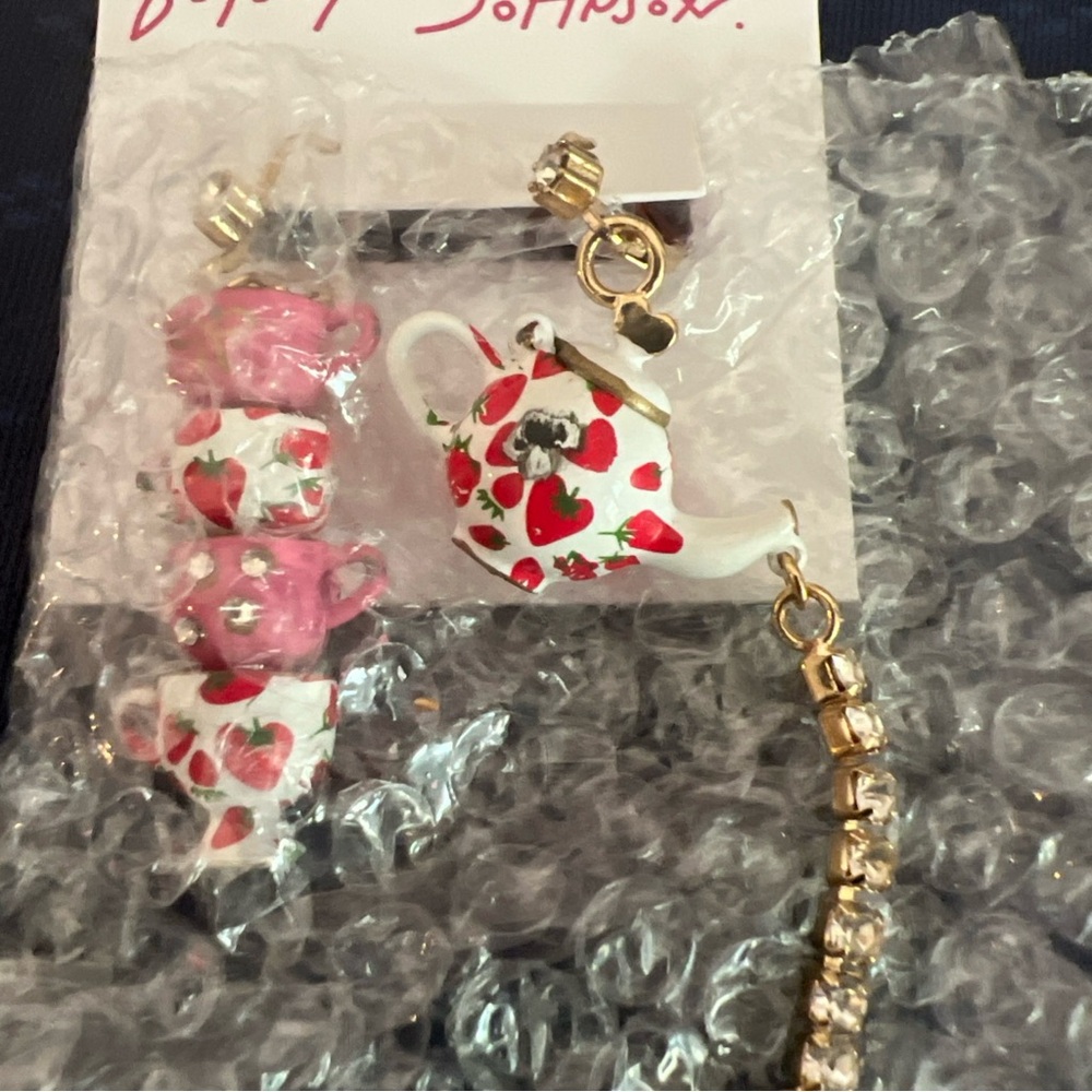 Betsey Johnson Womens Tea Party Mismatched Earrings Pink One Size - Picture 3 of 7